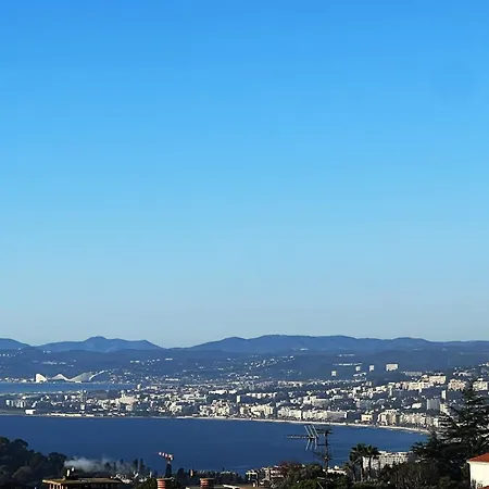 Agreable 3 Pieces Climatise Avec Vue Et Parking