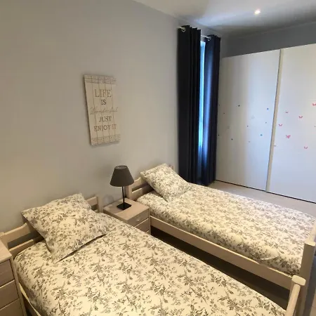 3 Pièces Climatisé Avec Vue Et Parking Appartement *